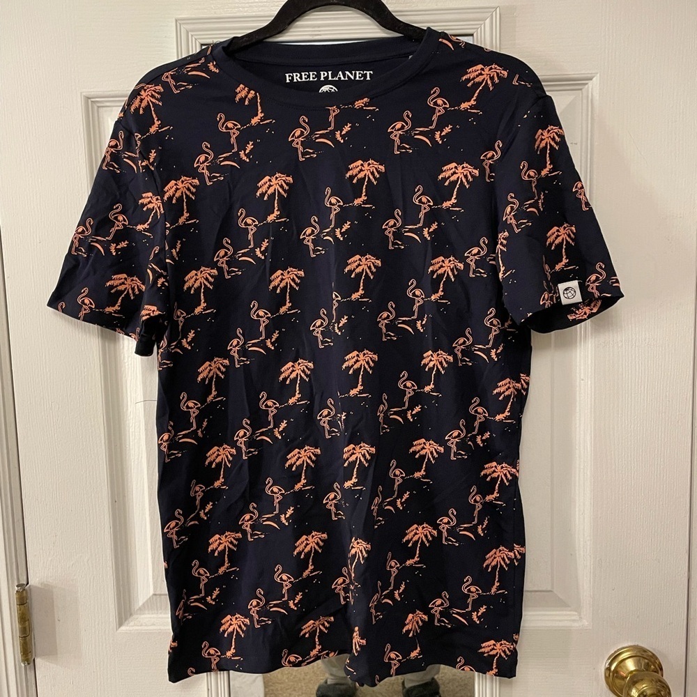 🐥Small Free Planet Flamingo TShirt